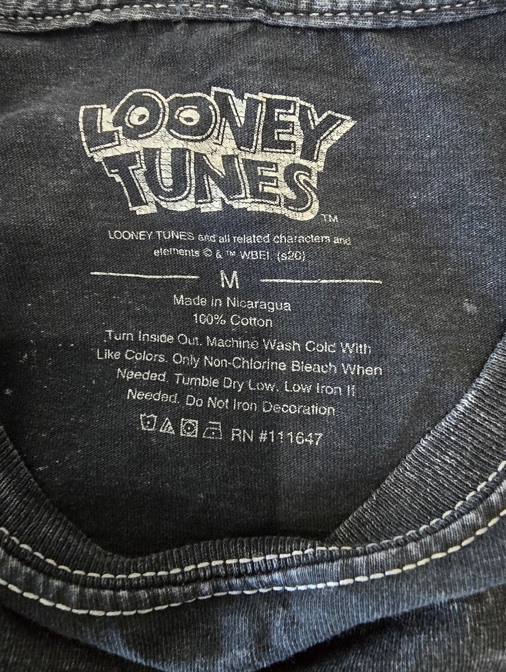 Looney Tunes- Size M. Black cropped Tee with Colorful Marvin the Martian Graphic - Picture 7 of 7